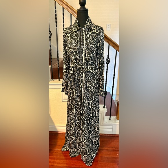 Omika Black and White Patterned Fabric - Picture 1 of 9